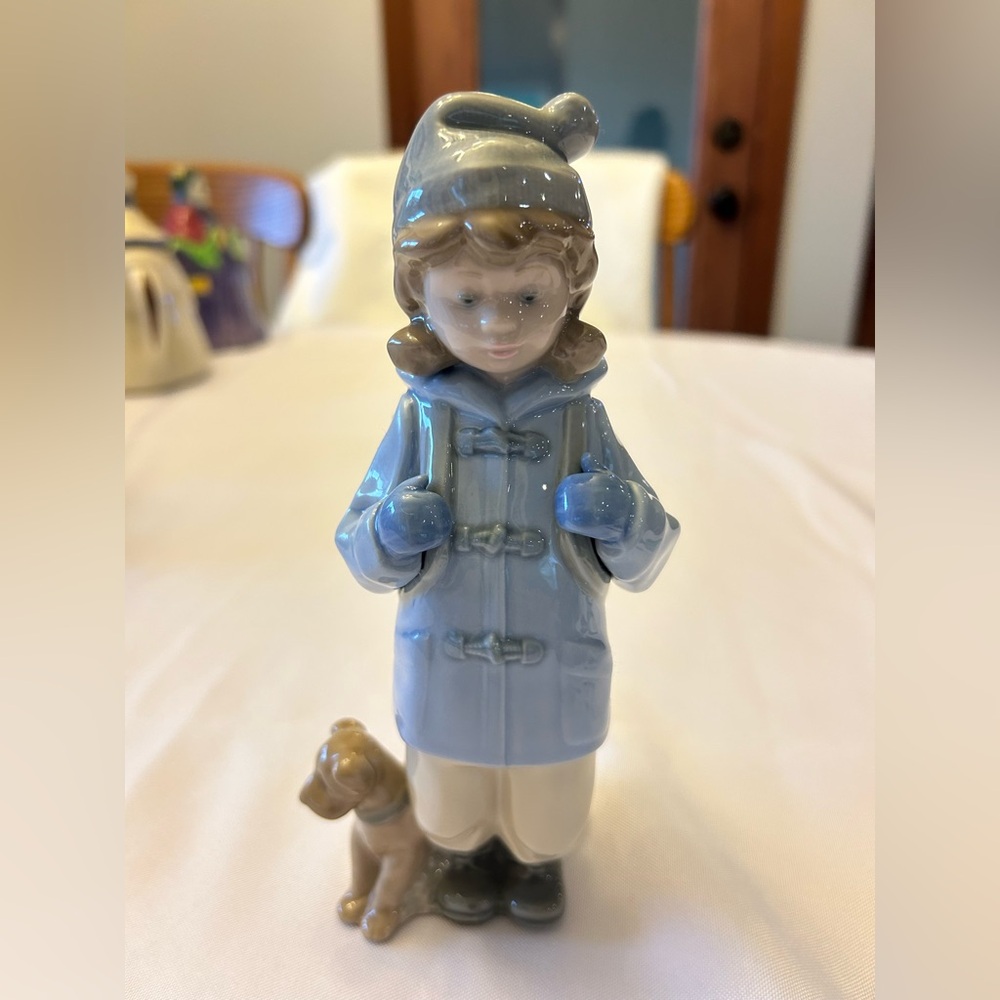 Lladro Nao “friend in tow” 1038